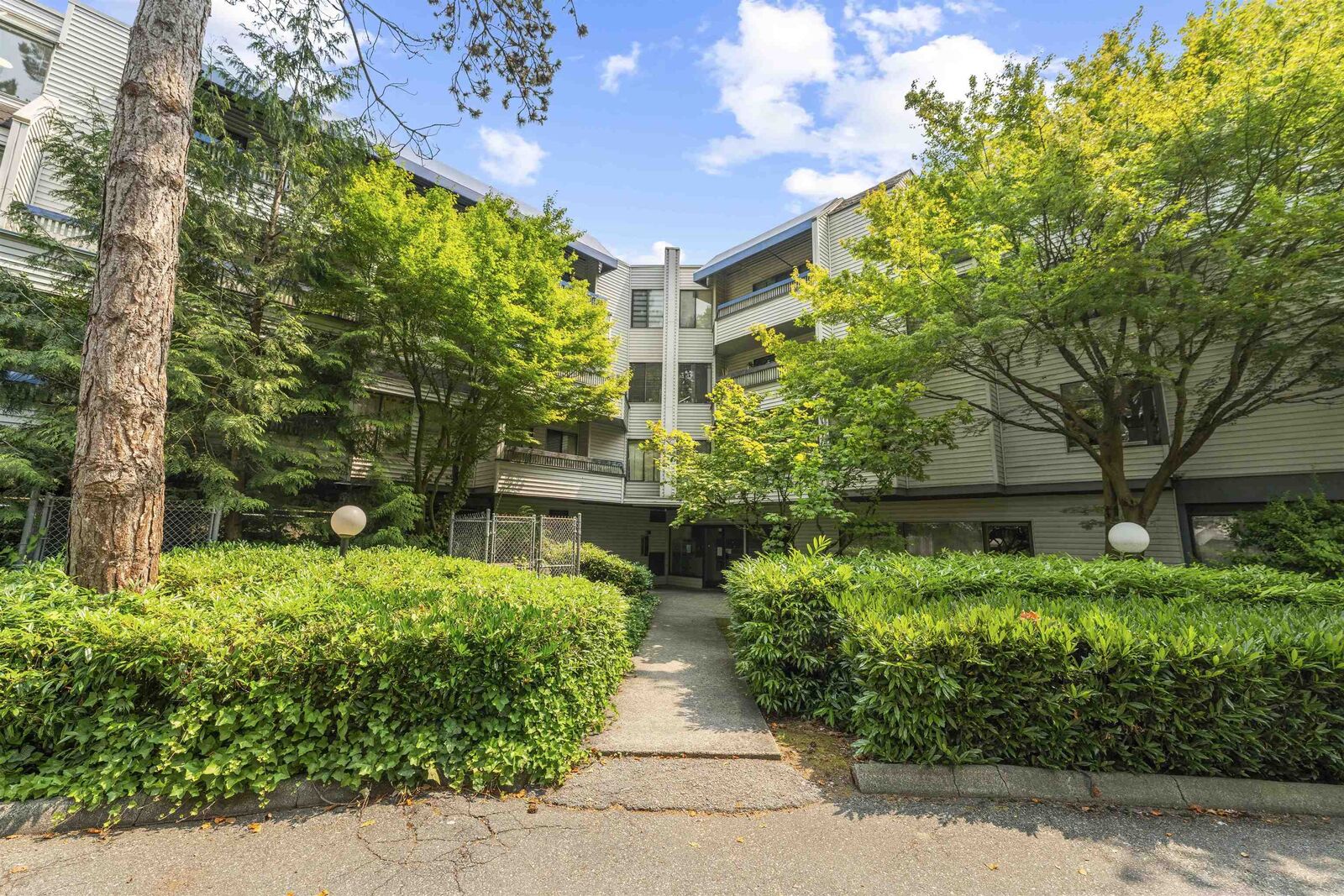 Property Photo:  5800 Cooney Road 302  BC V6X 3A8 