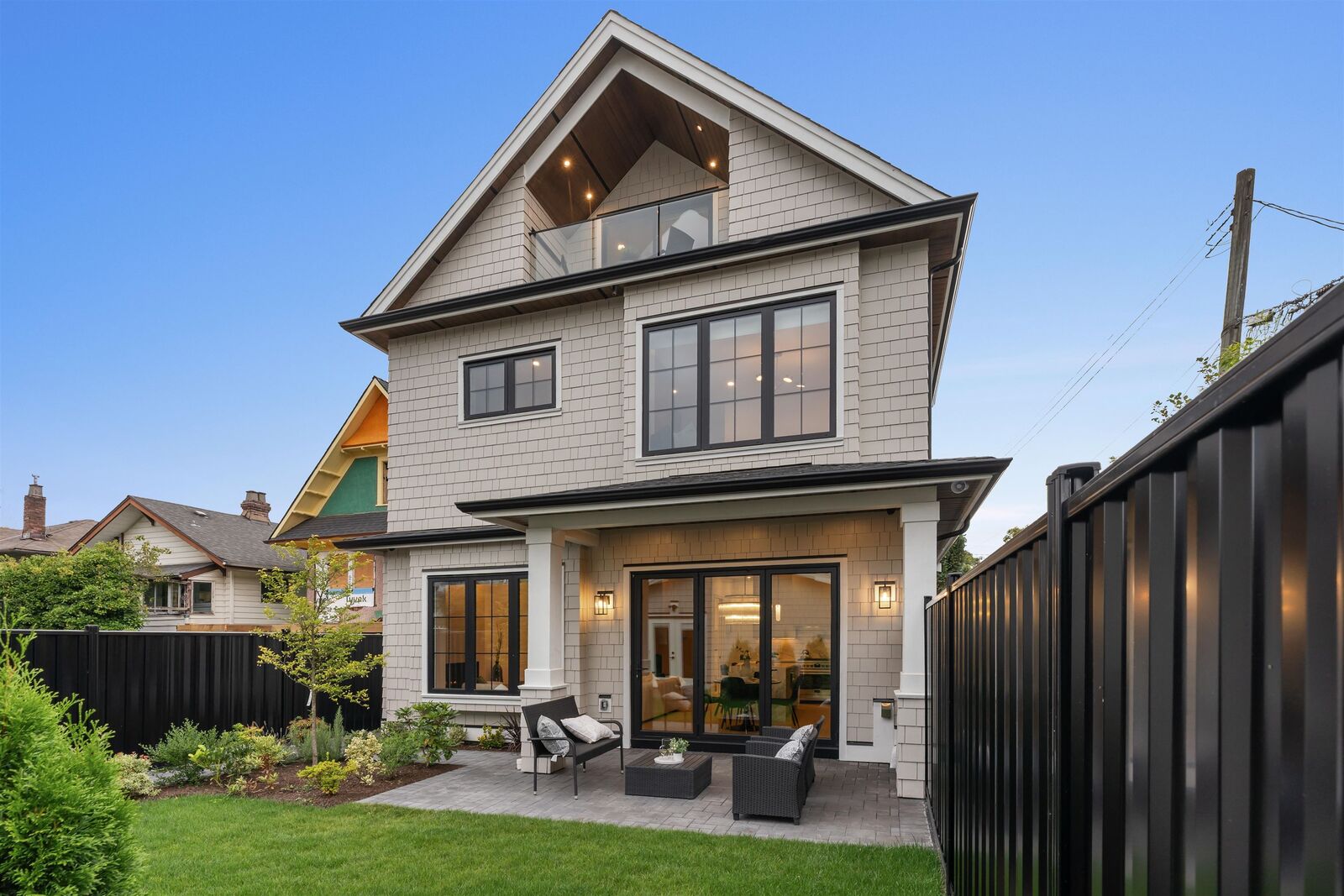 Property Photo:  2256 E Pender Street Street 2  BC V5L 1X4 
