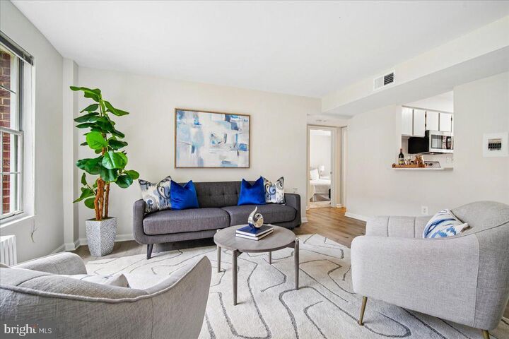Property Photo: 1224 N Meade Street Es102 VA 22209