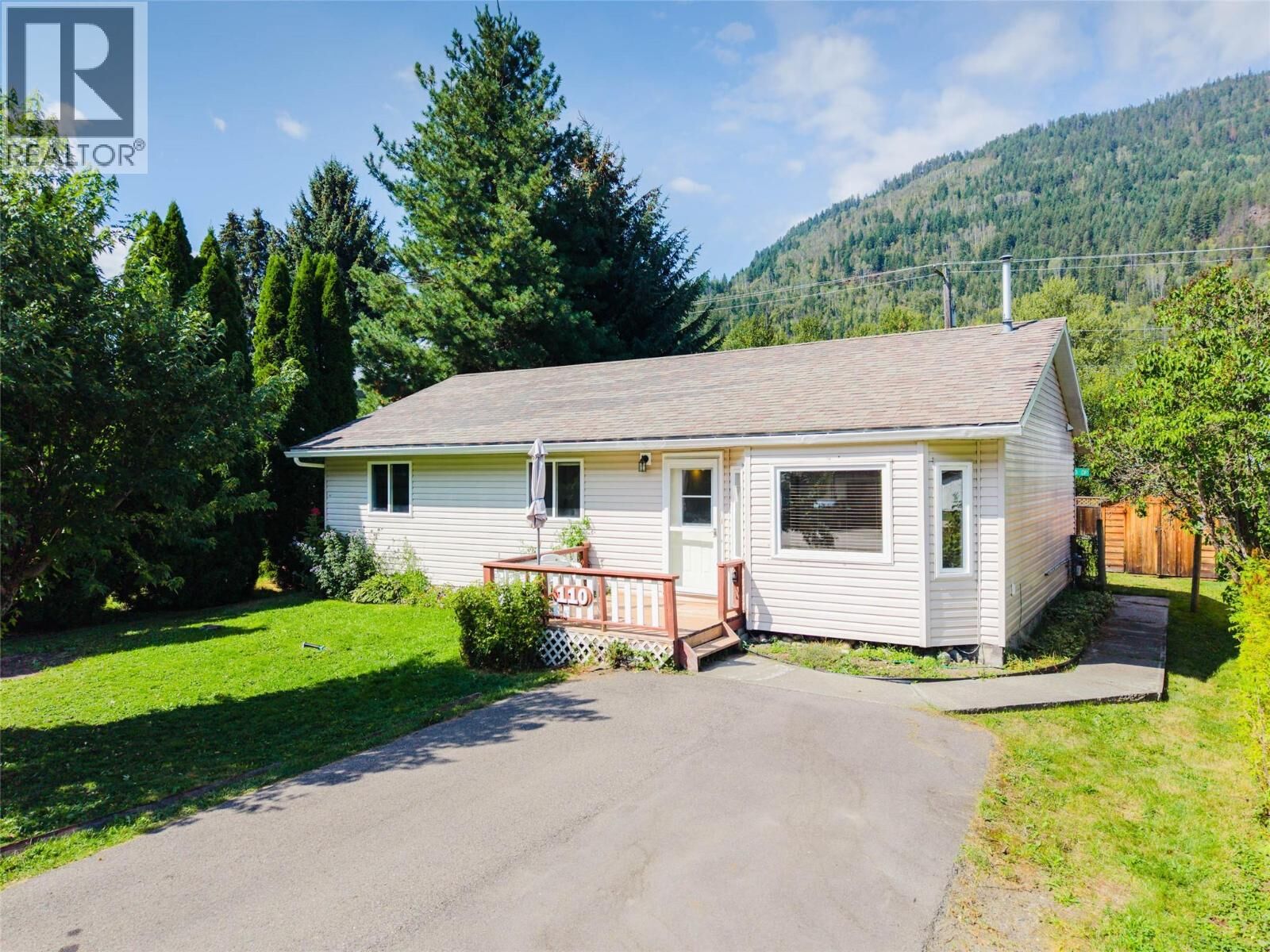 Property Photo:  110 Davies Avenue  BC V0G 1Z0 
