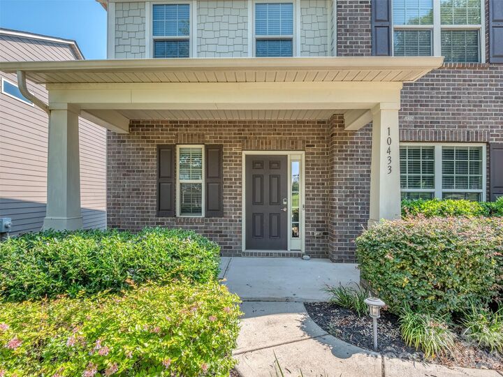 Property Photo:  10433 Honeyfur Court  NC 28278 