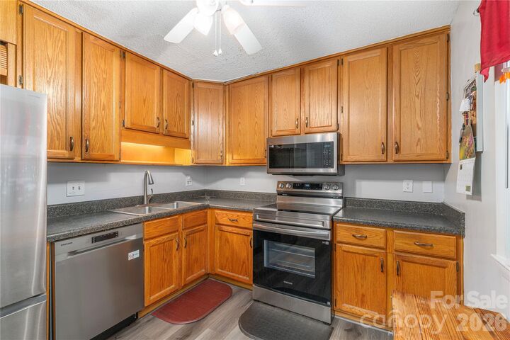 Property Photo:  11 Maple Ridge Lane  NC 28806 