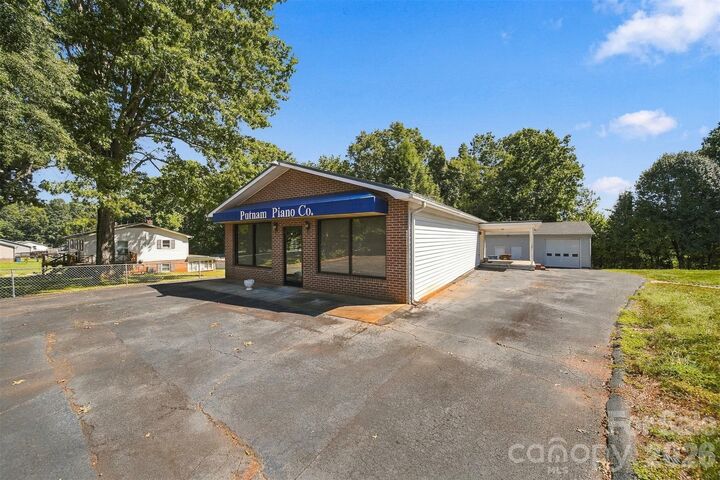 Property Photo:  3070 Startown Road  NC 28658 