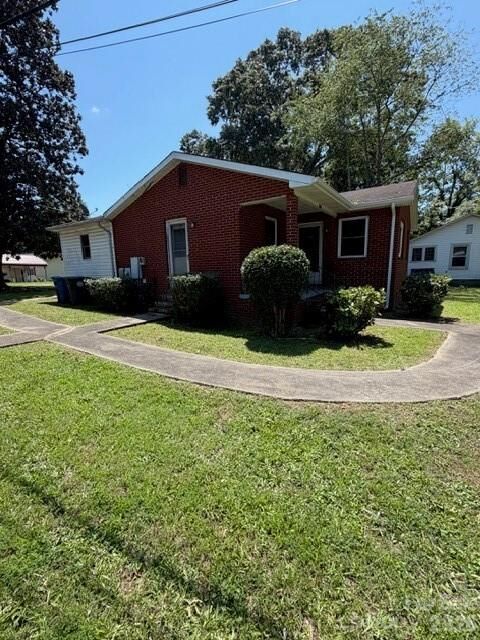 Property Photo: 1044 Short Street NC 28144