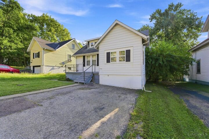 Property Photo: 1406 Beech Avenue OH 45205