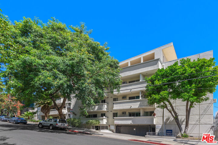 Property Photo: 960 Larrabee St, Unit 328 CA 90069