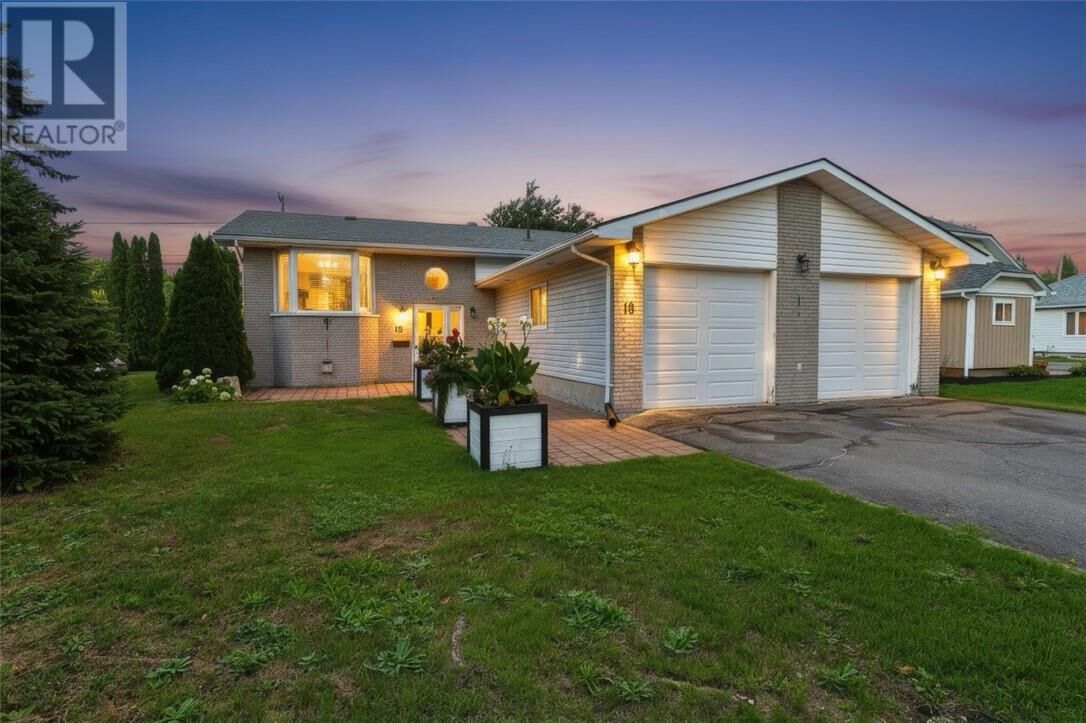 Property Photo:  18 Lindsley Street  ON P0M 1S0 