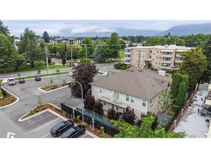 Property Photo:  46008 Bole Avenue 4  BC V2P 2V5 