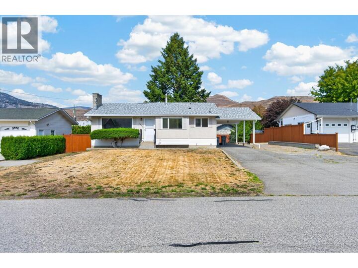 Property Photo:  2640 Argyle Avenue  BC V2B 4T8 