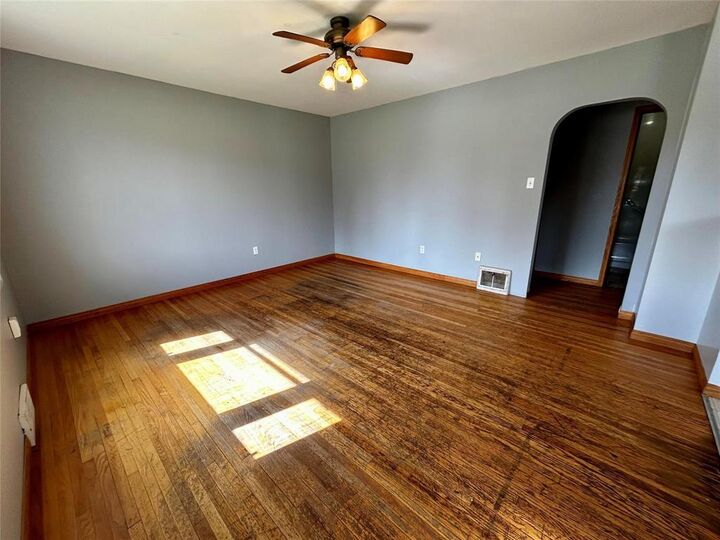 Property Photo: 810 Saskatchewan Avenue West MB R1N 0M8
