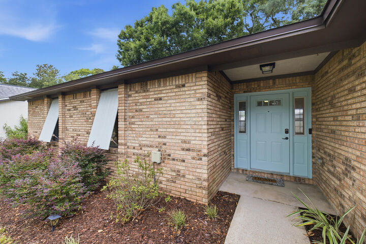 Property Photo: 1134 Rhonda Drive FL 32578