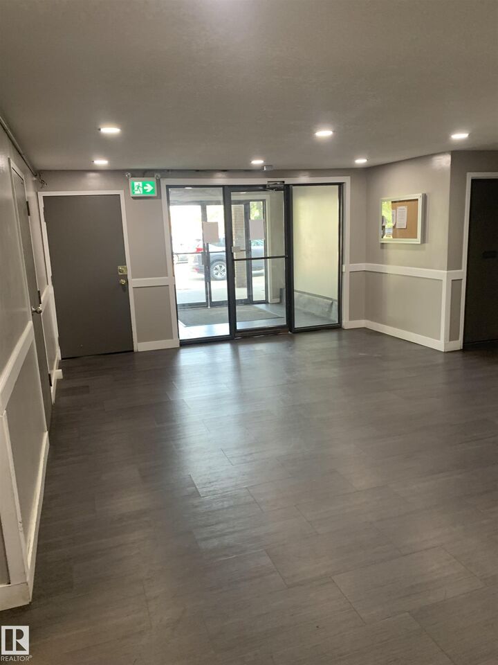Property Photo:  1945 105 Street NW 411  AB T6J 5N6 