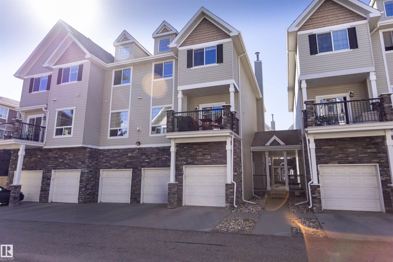 Property Photo: 7293 South Terwillegar Drive NW 25 AB T6R 0N5