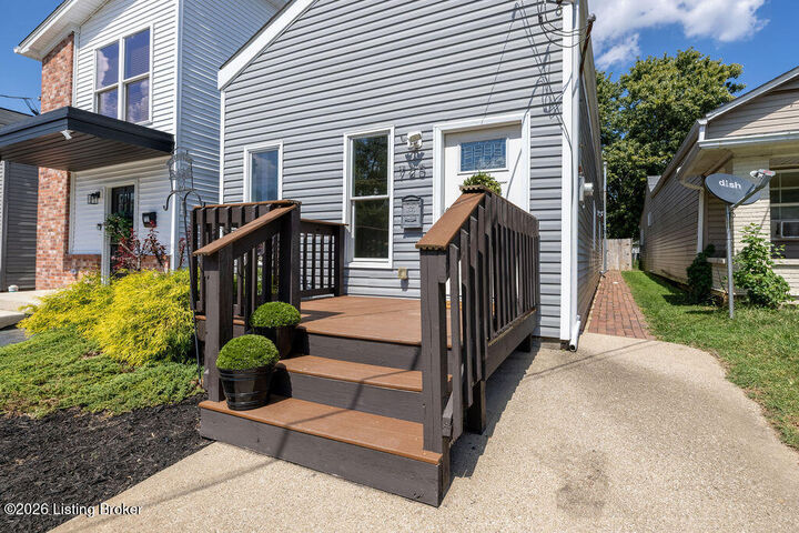 Property Photo: 725 E Ormsby Ave KY 40203