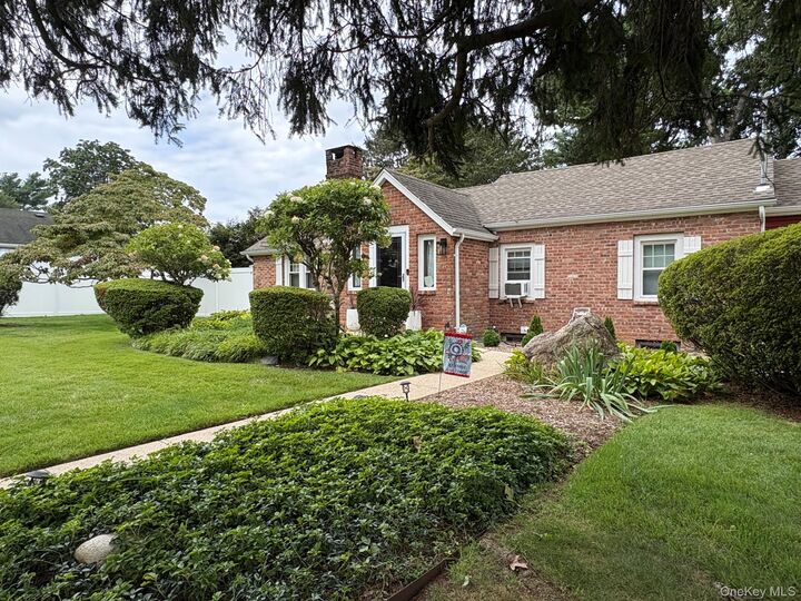 Property Photo:  11 Keeler Street  NY 11743 
