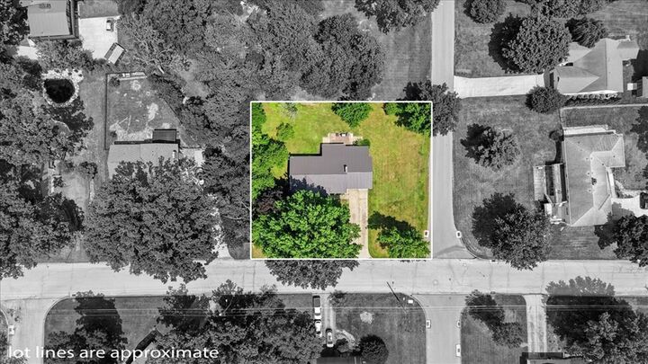 Property Photo:  929 Laurel Ave  OH 44805 