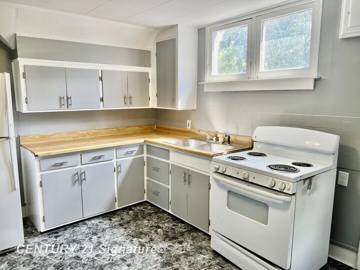 Property Photo: 815 Mackinaw Street MI 48602