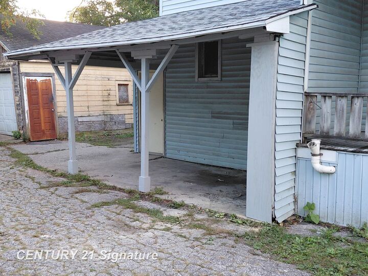 Property Photo: 815 Mackinaw Street MI 48602