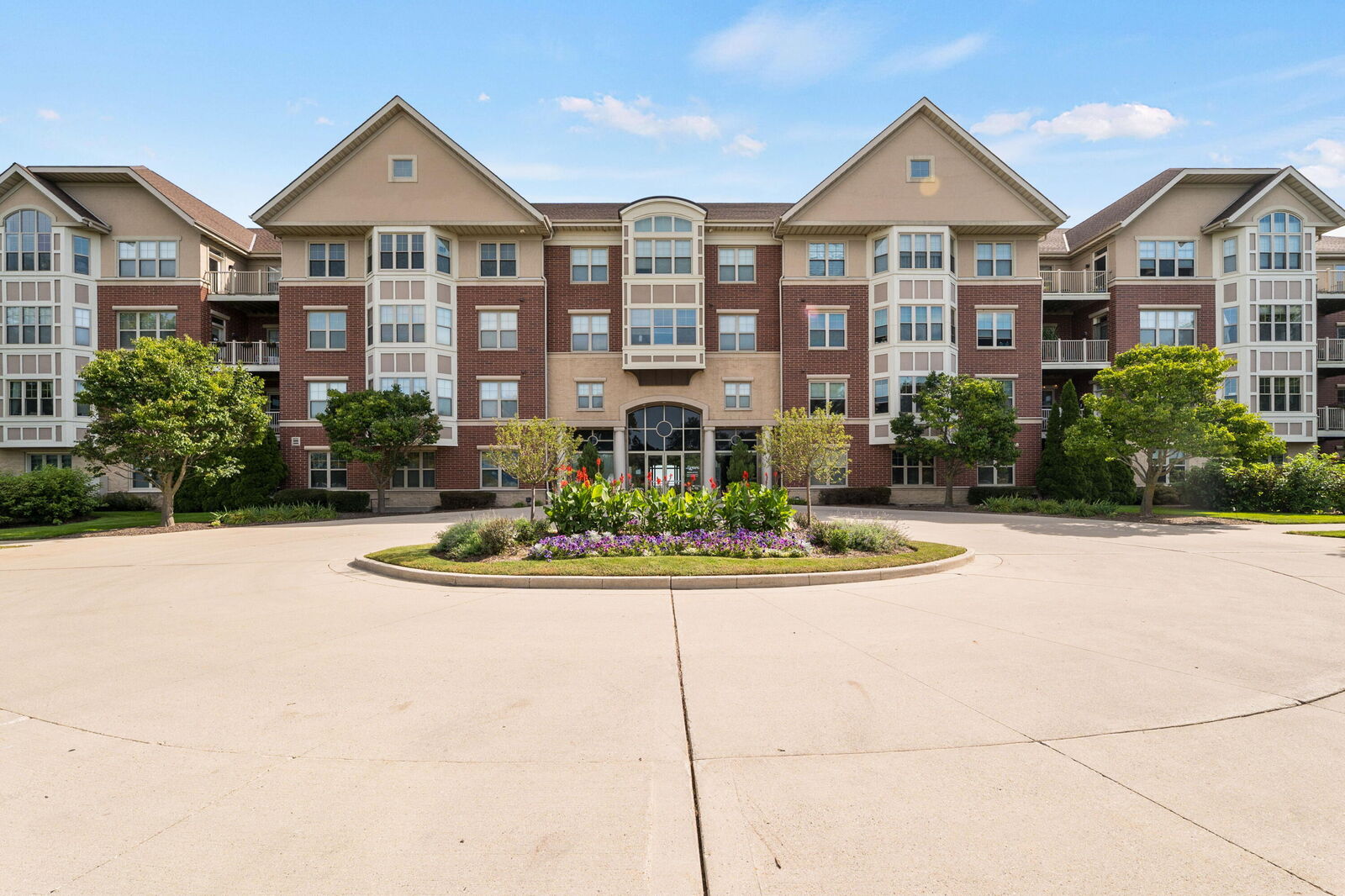 Property Photo:  4120 S Lake Dr  WI 53235 