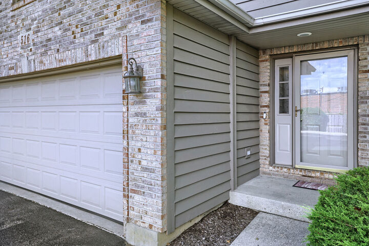 Property Photo:  516 Silver Aspen Circle  IL 60014 