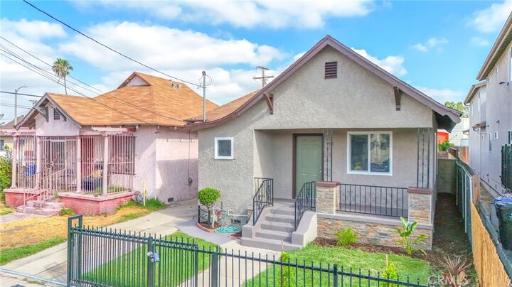 Property Photo:  975 E 43rd  CA 90011 