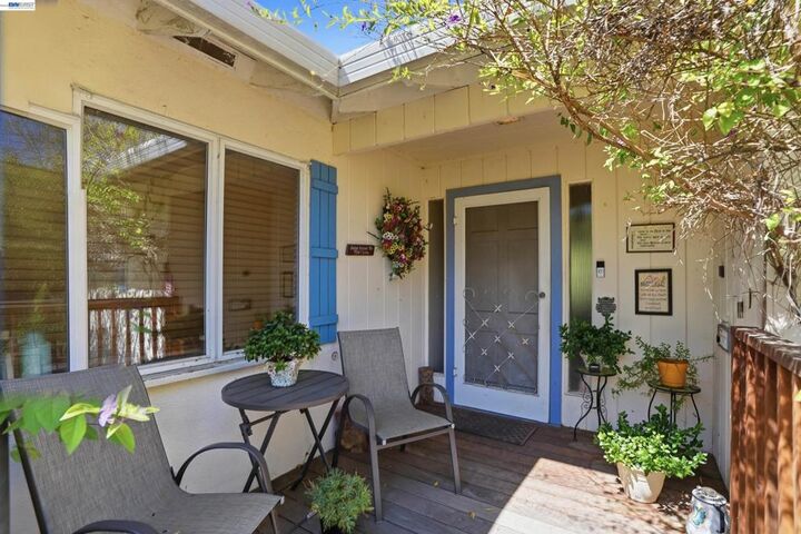 Property Photo:  4618 Ewing Rd  CA 94546 