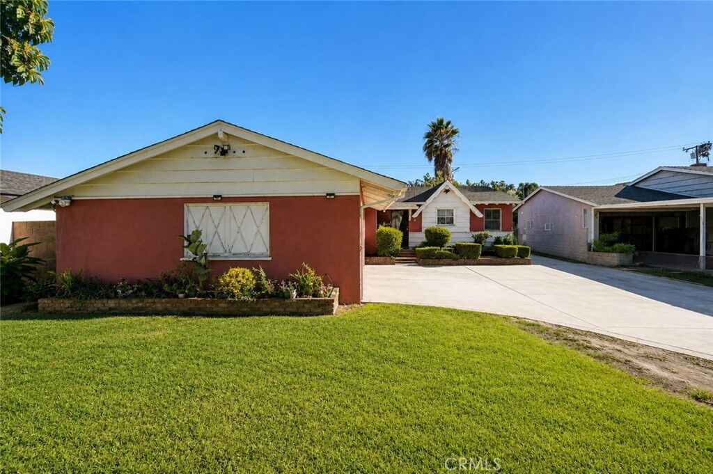 Property Photo:  1513 W Princeton Street  CA 91762 
