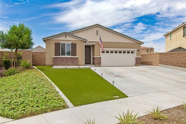 Property Photo:  31081 Skyview  CA 92584 