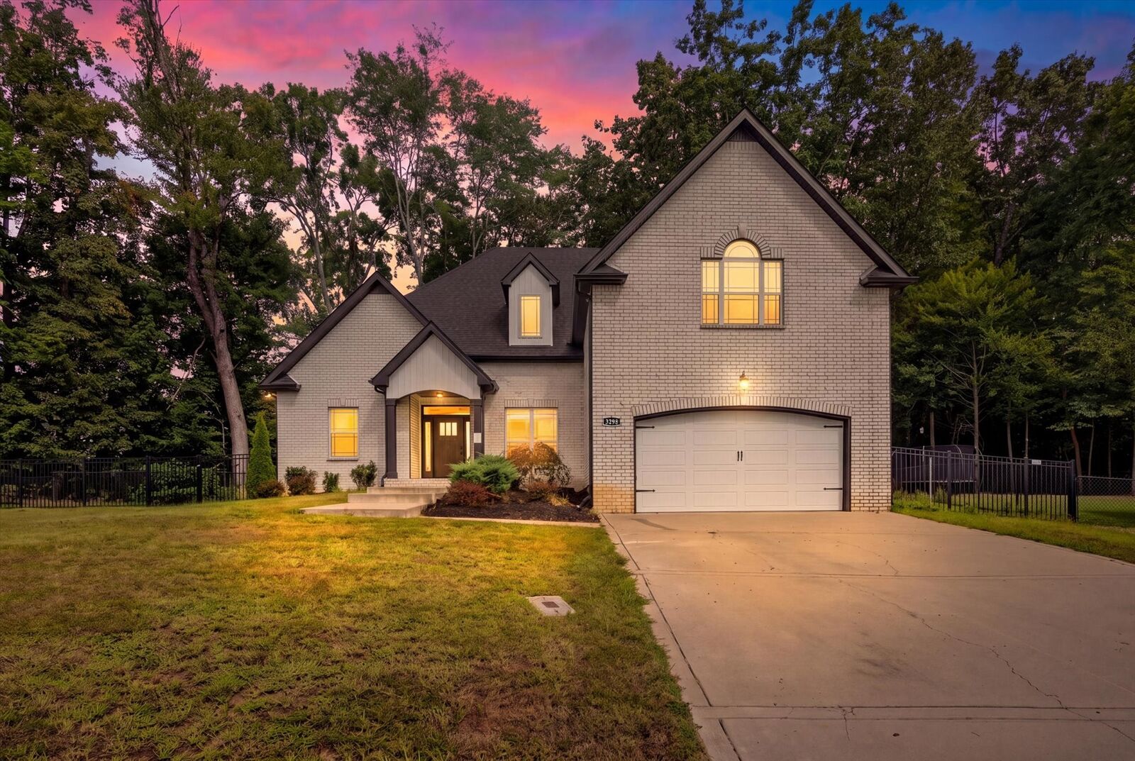 Property Photo: 3298 Dabney Ln TN 37043