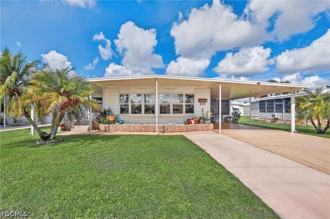 Property Photo:  633 Forest Palm Court  FL 33917 