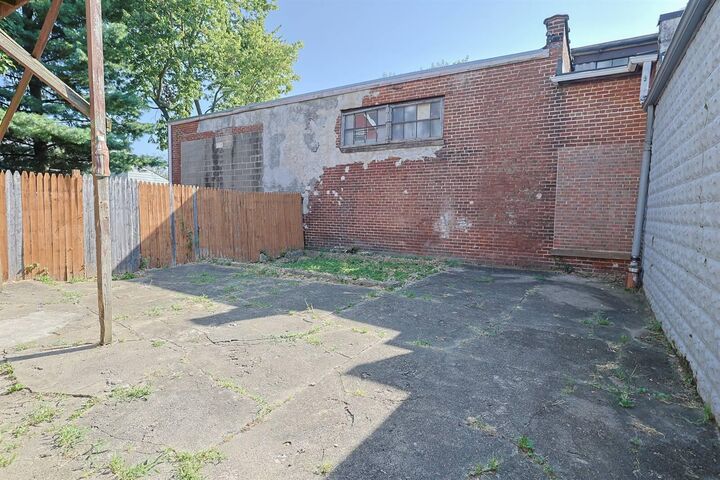 Property Photo:  1552 Eastern Avenue  KY 41011 
