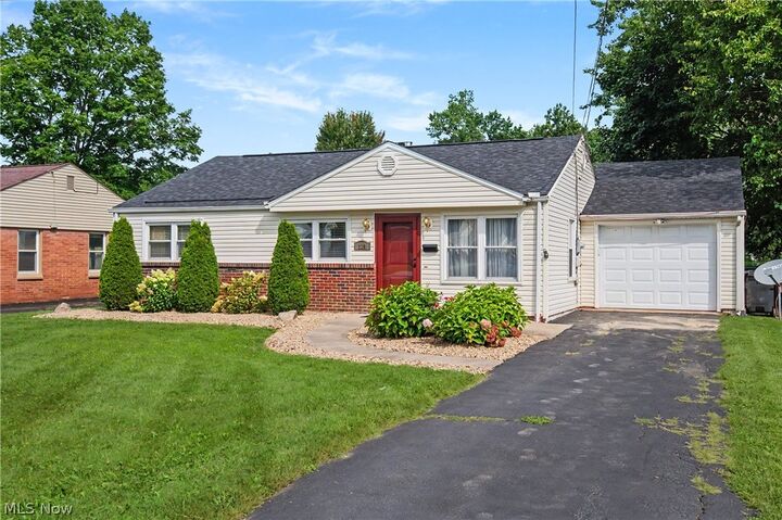 Property Photo:  120 Centervale Avenue  OH 44512 