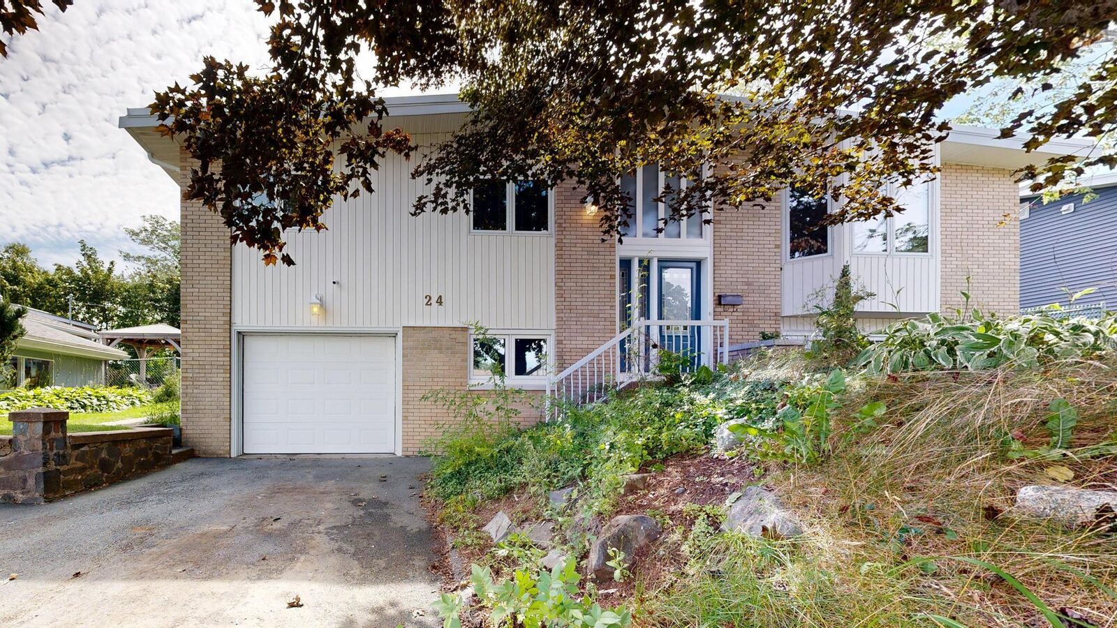 Property Photo:  24 Deepwood     Clayton Park Crescent  NS B3M 2Y5 