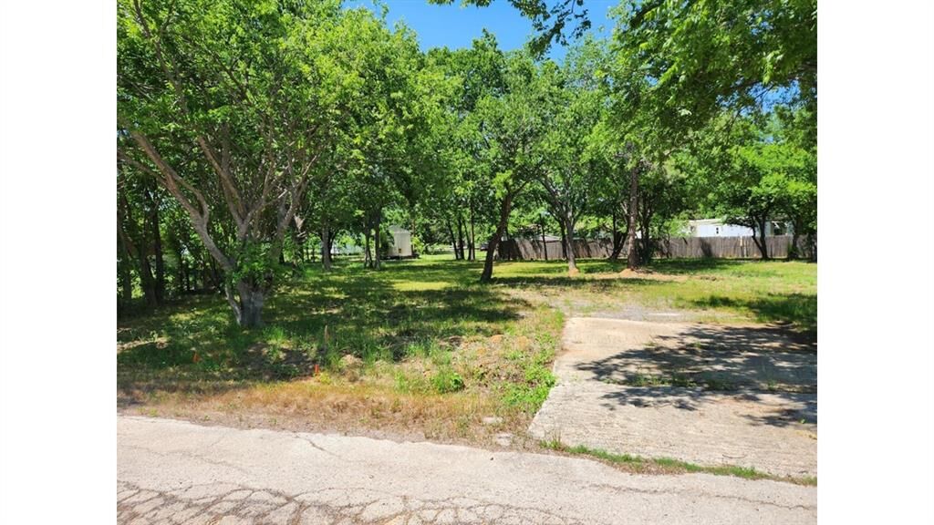 Property Photo:  4251 Thousand Oaks Drive  TX 76226 