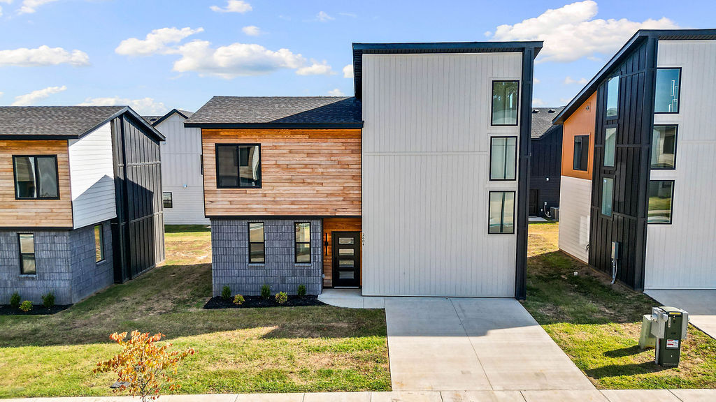 Property Photo: 2604 W Bonnie Lane AR 72758