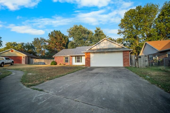 Property Photo: 1015 N 26th Street AR 72756