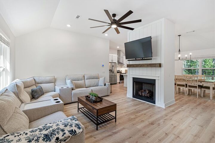 Property Photo: 13 Berwick Lane AR 72714