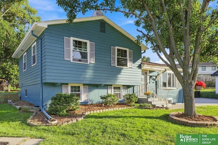 Property Photo:  11505 Oak Circle  NE 68114 