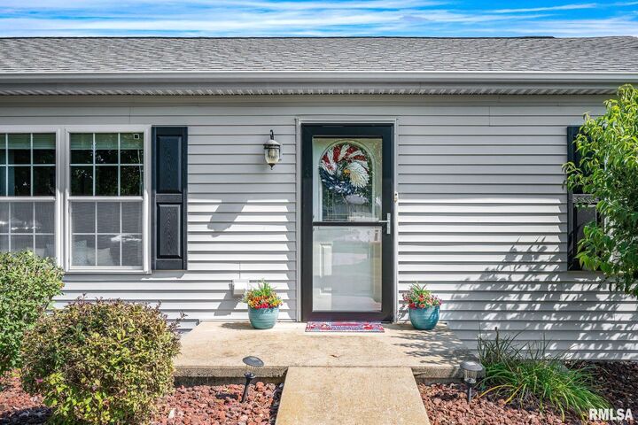 Property Photo:  1921 Bluebird Drive  IL 61401 