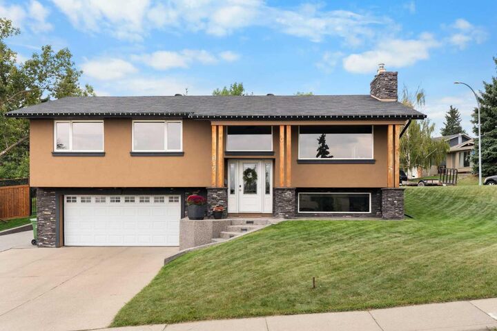 Property Photo:  615 63 Avenue NW  AB T2K 5L3 