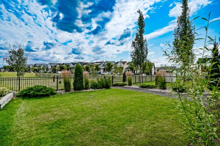 Property Photo:  213 Vista Drive  AB T0M 0S0 