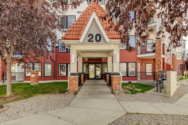 20 Royal Oak Plaza NW 222 — photo 1
