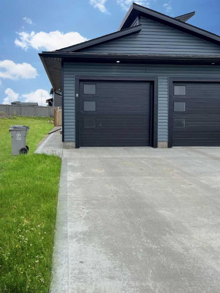 Property Photo:  12809 103A Street A  AB T8V 6S9 