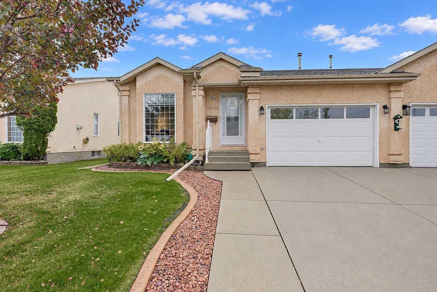 Property Photo: 8935 105 Avenue AB T8X 1H9