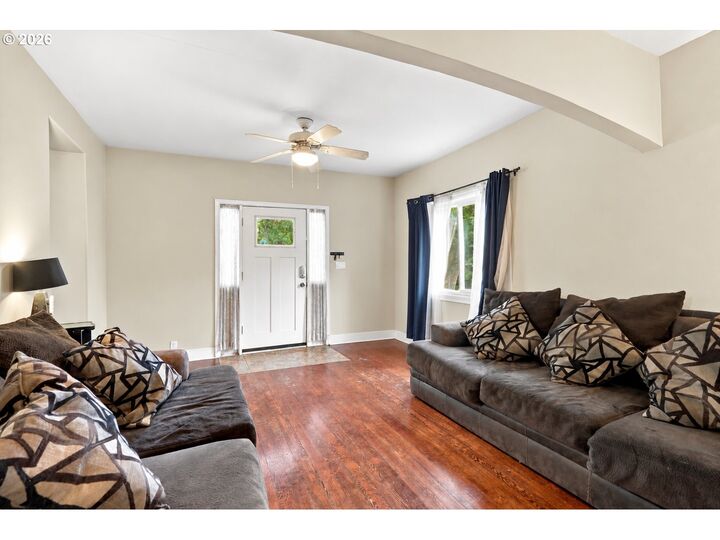 Property Photo: 30725 SW Magnolia Ave OR 97070