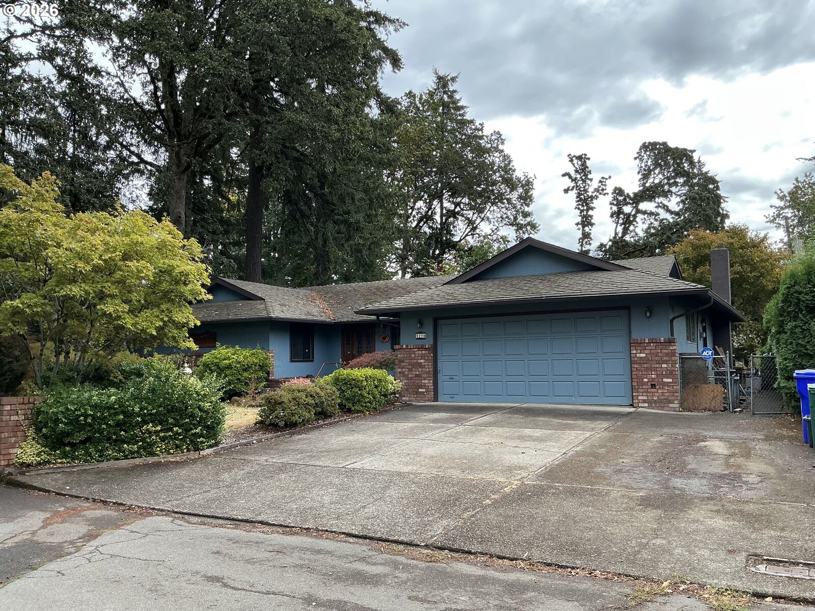 Property Photo: 5278 SE Alderway Ave OR 97267