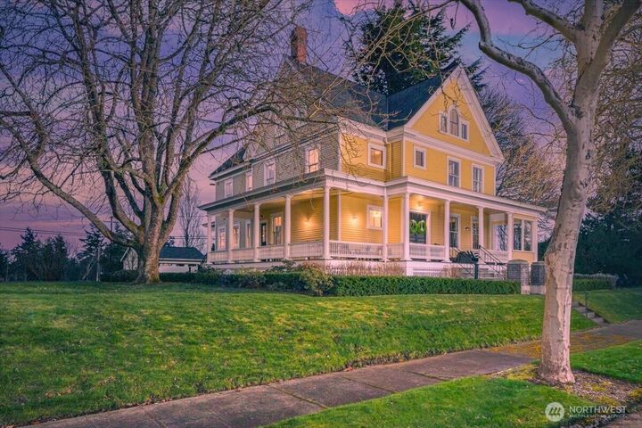 Property Photo: 4200 Washington Avenue W WA 98199