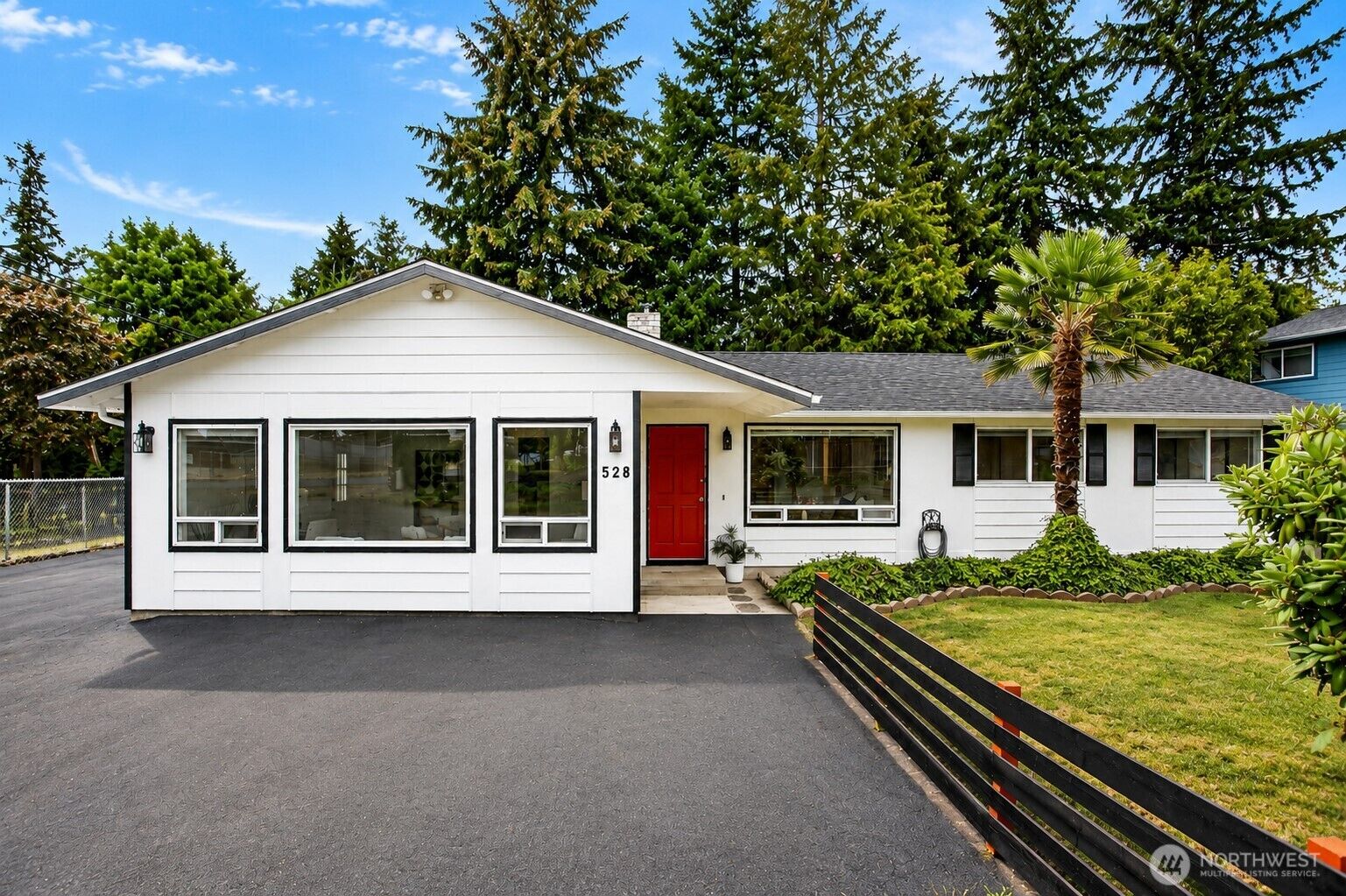 Property Photo: 528 SW 118th Street WA 98146