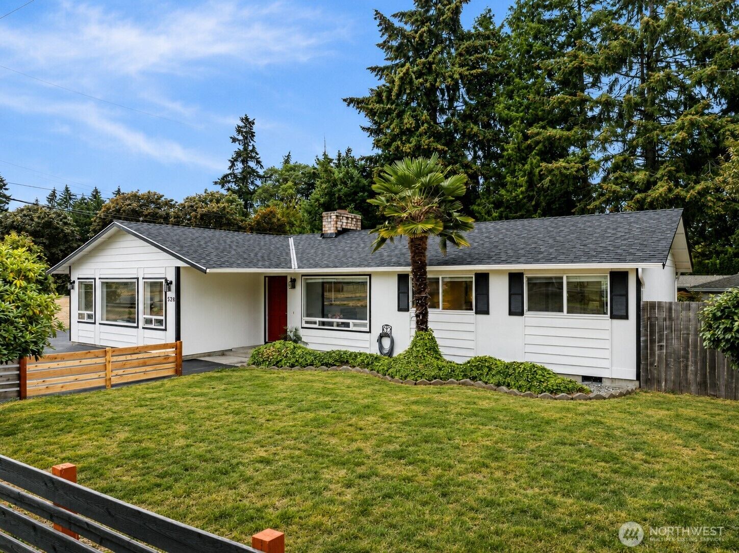 Property Photo:  528 SW 118th Street  WA 98146 