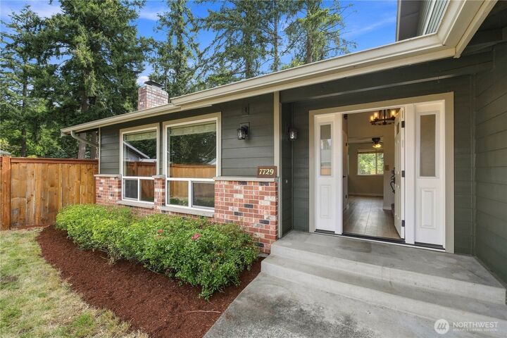 Property Photo:  7729  192nd Street E  WA 98387 